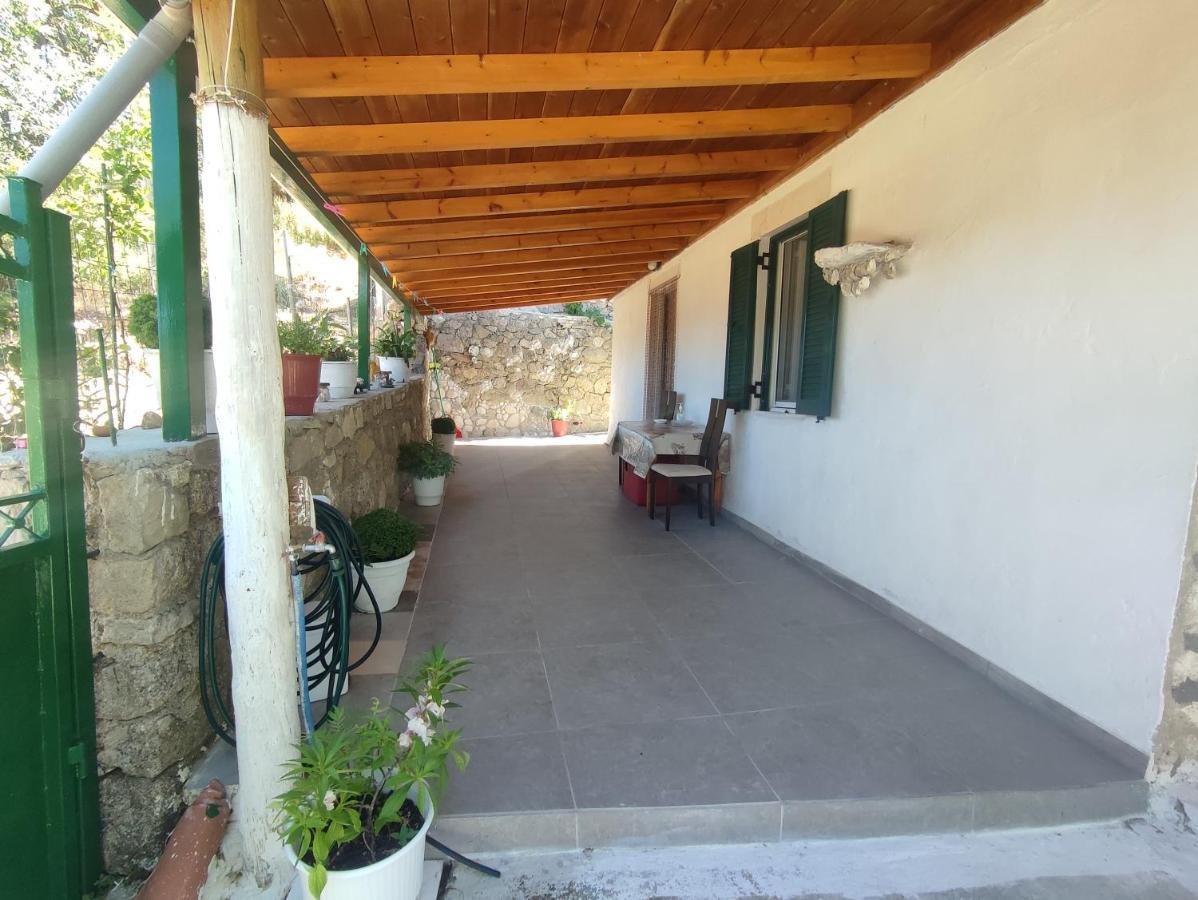 Πέτρινο Σπίτι Hotel Lazaráta Екстериор снимка
